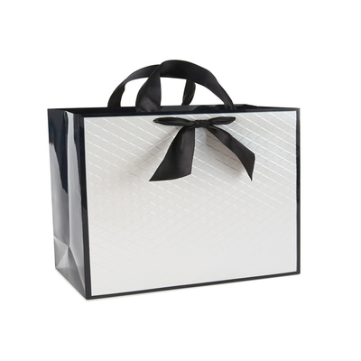 comprare Il distributore di giornali stampato nastro di seta insacca il ODM normale delle borse del regalo di 110*50*190mm online manufacture