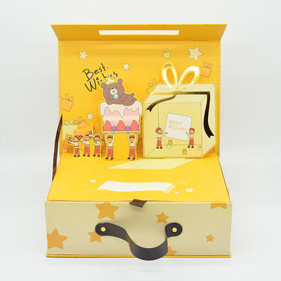 comprare La valigia su ordinazione all'ingrosso di compleanno ha modellato i contenitori di regalo del cartone del magnete del contenitore di regalo dei bambini con il pop-up 3d e le maniglie online manufacture