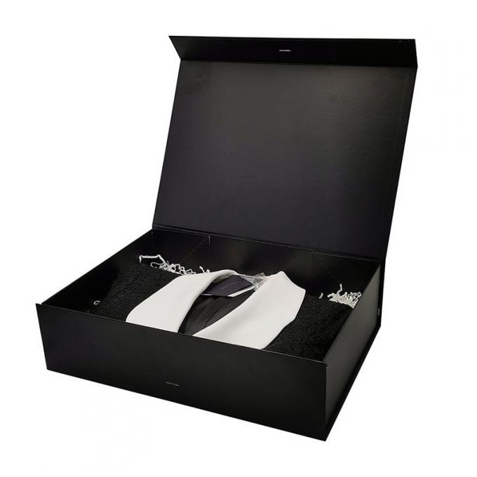 Vernice lucida dura dei contenitori di regalo dell'abbigliamento nero di 2mm con la maniglia della corda 0